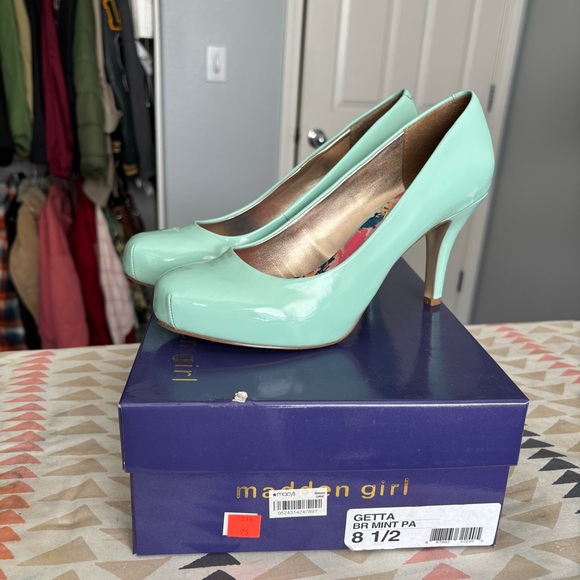 Mint heels - Picture 1 of 7